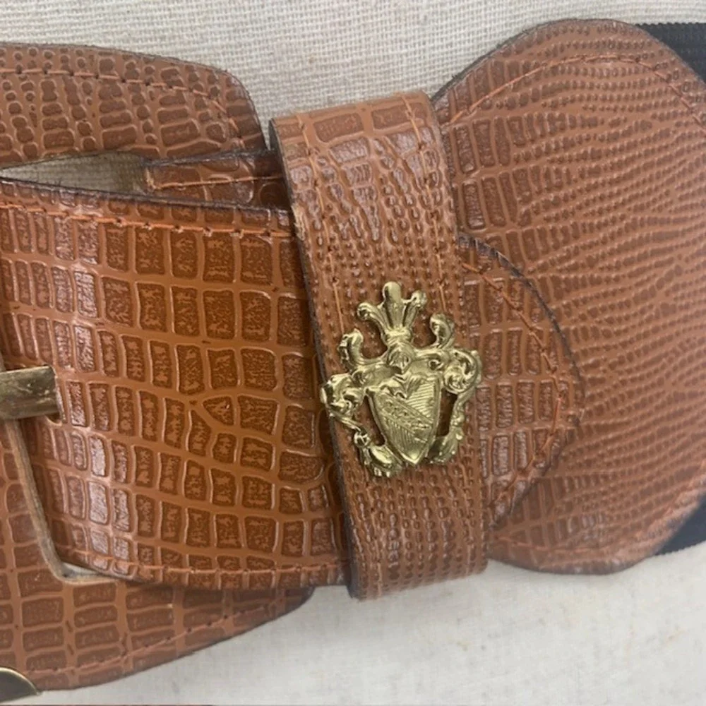 Equestrian Retro Wide Stretch Statement Waist Belt Gold Crest Cinch Brown Black